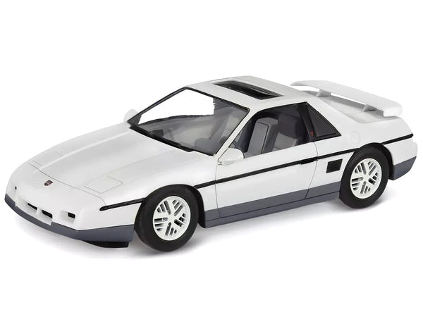 Level 4 Model Kit 1985 Pontiac Fiero GT 1/24 Scale Model by Revell-0