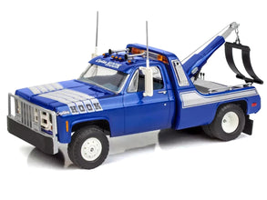 Level 4 Model Kit 1979 GMC Wrecker Tow Truck 