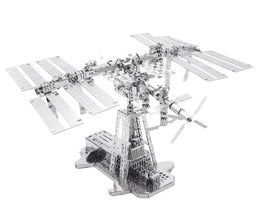 Metal Time Astronauts Lodge Space Station – Metal Model Kit