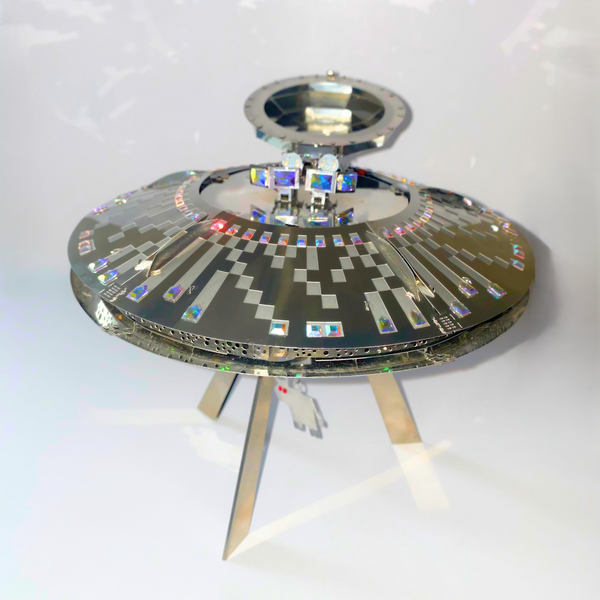 Metal Time Stellar Raiders UFO with Swarovski Crystals – Metal Model Kit