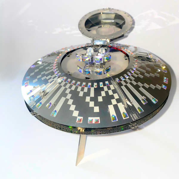 Metal Time Stellar Raiders UFO with Swarovski Crystals – Metal Model Kit