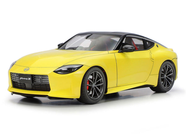 Model Kit Nissan Fairlady Z (RZ34) 1/24 Scale Model by Tamiya-1