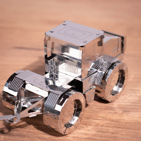 Metal Time Tractor Slobozhanets - Metal Model Kit