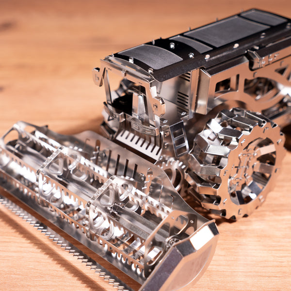 Metal Time Voracious Harvester Combine – Metal Model Kit